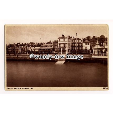 h1434 - Isle of Wight - Cowes - Early Royal Marine Hotel from the Sea- Postcard