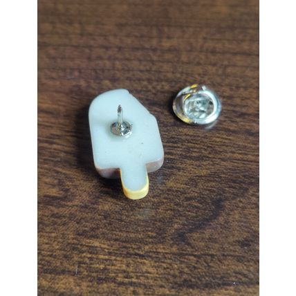 Pin Badge Ice Lolly 1.4cm x 2.7cm Plastic Resin Fun Comic BA140