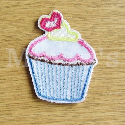 Cupcake Iron On Sequin Patch Bright Badge 6.5 cm x 5.2 cm Jeans T-shirt P071