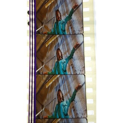 Dancing In The Streets. Bowie /Jagger Pk GB - 010j. 1 STRIP OF 5- 35MM FILMCELLS