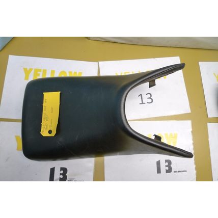 HONDA CBR125 CARBURETTOR VERSION RIDERS SEAT #8 (CON-B)