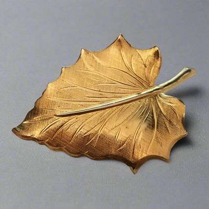 Gold Tone Fall Leaf Brooch