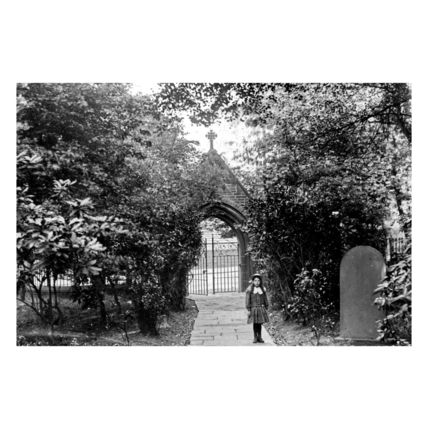 pt9466 - Entrance to Parish Church , Batley , Yorkshire - print 6x4