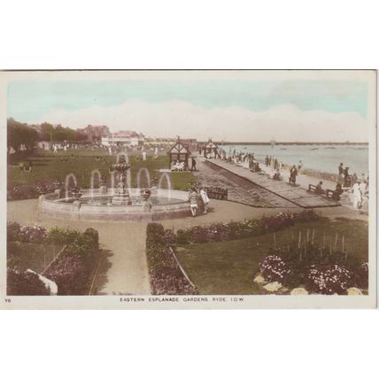 Eastern Esplanade Gardens Ryde Isle Of Wight Postcard (QIOW0110)