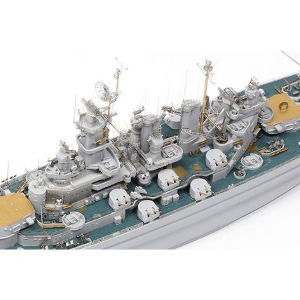 I Love Kits 65704 USS North Carolina BB-55 Top Grade Model kit 1:700 Scale Model
