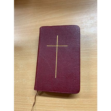VINTAGE "THE BOOK OF COMMON PRAYER" CLOWES & SONS SMALL LEATHER BOOK (P3)