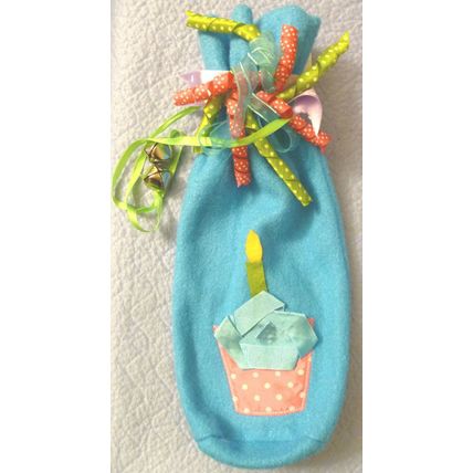 "3 NEW FLEECE WINE BOTTLE GIFT BAGS BLUE CUPCAKE GREEN PINK HAPPY BIRTHDAY"