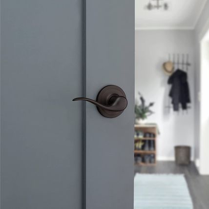 Kwikset 97200-700 Tustin Passage Hall/Closet Lever in Venetian Bronze-NEW-FAST