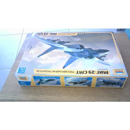 RUSSIAN FIGHTER MIG-29 SMY Model Kit 1/72 Scale. Zvezda (NEW)
