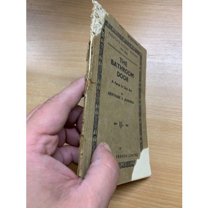 1916 GERTRUDE E JENNINGS THE BATHROOM DOOR FARCE DRAMA PLAY PAPERBACK BOOK (LL)