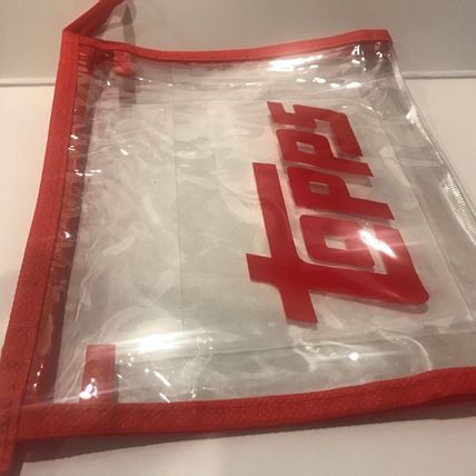 New Topps 8'' x 6'' x 1'' Plastic Pouch Holder