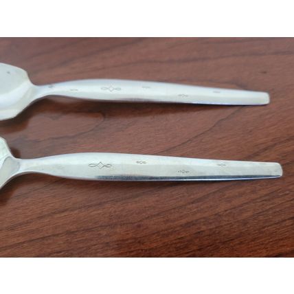 Vintage WM ROGERS MFG CO Silver Plate ORIGINAL ROGERS Serrated Grapefruit Spoons