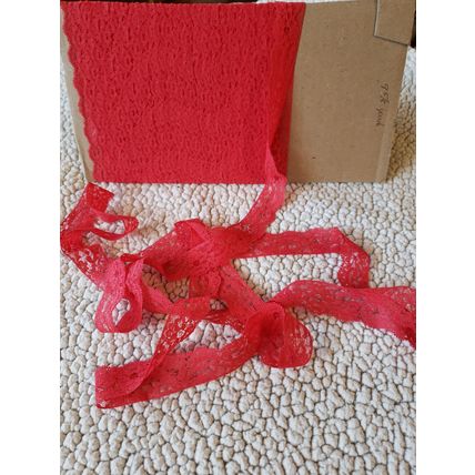 Chantilly Lace Trim - 1" x 9 yards - Red Floral