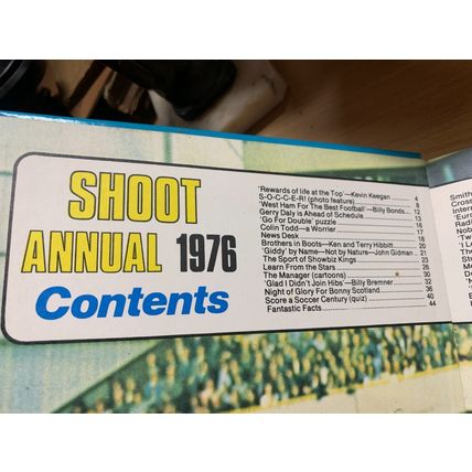 1975 "SHOOT ANNUAL 1976" UK FOOTBALL SOCCER ANNUAL HARDBACK BOOK (P4)