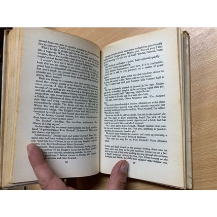1976 JACK HIGGINS "THE EAGLE HAS LANDED" WW2 FICTION HARDBACK BOOK (P3)