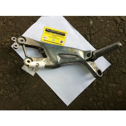 HONDA CBR1100 BLACK BIRD RIGHT PILLION FOOT HANGER & PEG #2(CON-B)