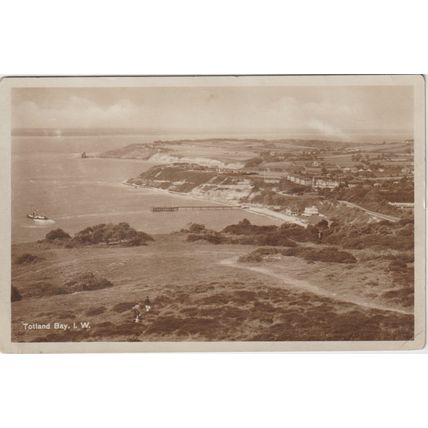 Totland Bay Isle Of Wight Postcard (QIOW0290)