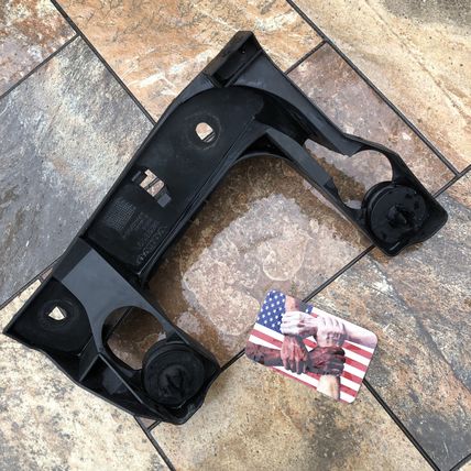Volvo 3528121 Air Filter Box Brace Holder Bracket 850 R S70 V70 XC C70 9492795