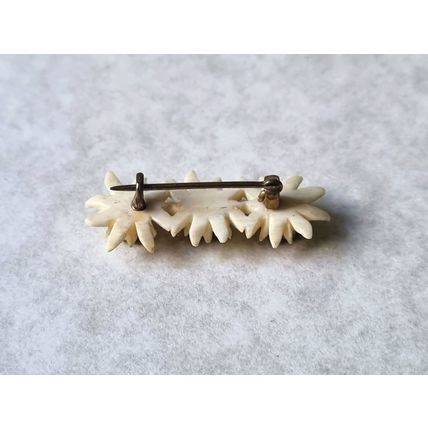 Vintage Austrian Carved Edelweiss Brooch | 1920s Celluloid Flower Pin