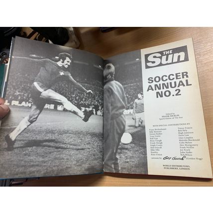 1973 "THE SUN SOCCER ANNUAL No.2 1973" FOOTBALL SOCCER HARDBACK BOOK (P4)