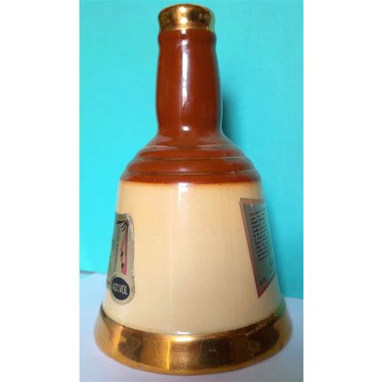 WADE PORCELAIN DECANTER - BELLS BLENDED SCOTCH WHISKY - PERTH - 15 x 9 cm GOOD