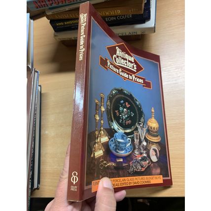 1979 "ANTIQUE COLLECTOR'S PICTURE GUIDE TO PRICES" VINTAGE PAPERBACK BOOK (P4)