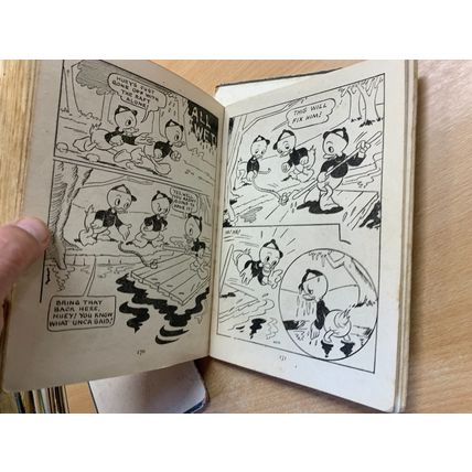 1946 WALT DISNEY "MICKEY MOUSE ANNUAL" ILLUSTRATED HARDBACK BOOK (P4)