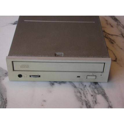 (Faulty) Toshiba XM-6102B CD-ROM Drive IDE ATA ATAPI 1997 no usb dvd cd-r dvd-rw