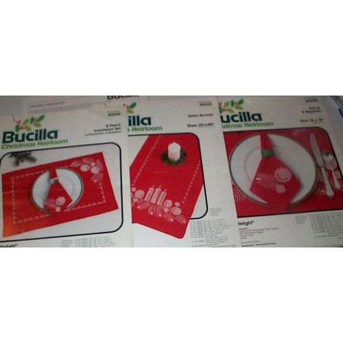 1983 Vintage Bucilla Candlelight Luncheon Set - Table Runner, Place Mats, Napkin