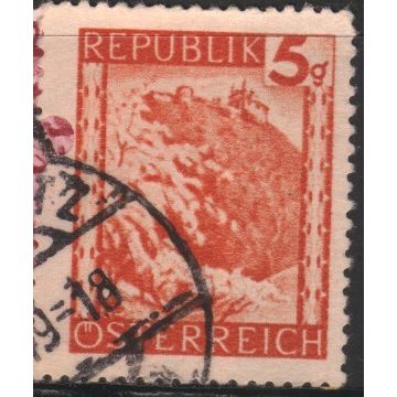 Austria 1945 - SG925 - 5g red - Leopoldsberg - used