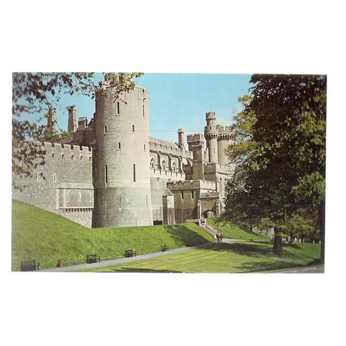 ARUNDEL CASTLE, SUSSEX. unused vintage postcard =