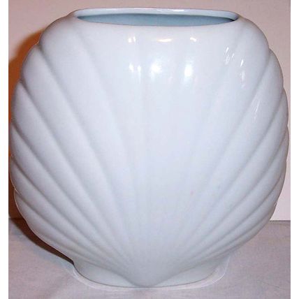 Scallop Shell Oval Japanese Floral Vase