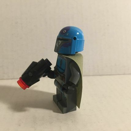 Authentic Lego Star Wars Blue Mandalorian Lego Minifigure with Blaster