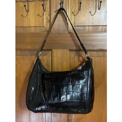 Black Brighton Purse – Elegant & Timeless Upgrade your style with this classic