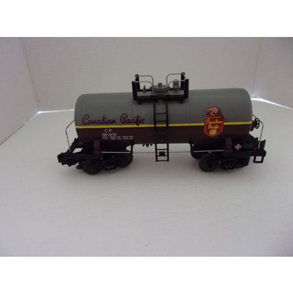 MTH Electric Trains O Scale 8000 Gal. Tank Car Canadian Pacific #381916