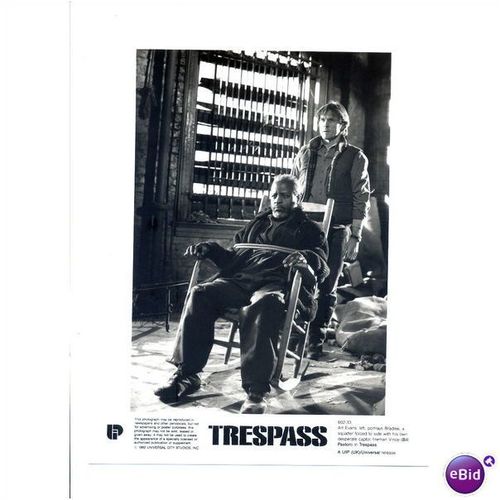 BILL PAXTON "Trespass" 1992 Press Still (602-33)