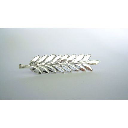 Small silver metal leaf alligator hair clip for fine thin hair