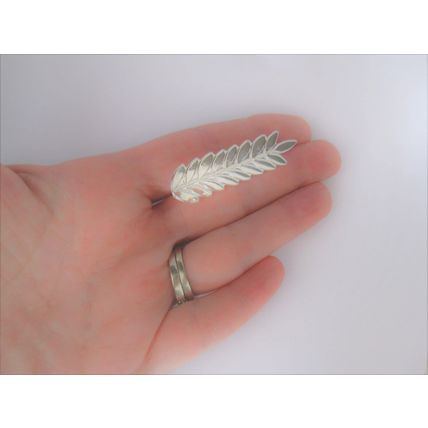 Small silver metal leaf alligator hair clip for fine thin hair