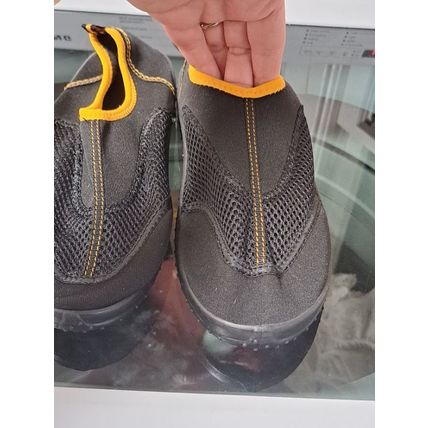 Women's Water Shoes Size 6 Black W/ Yellow ❤️