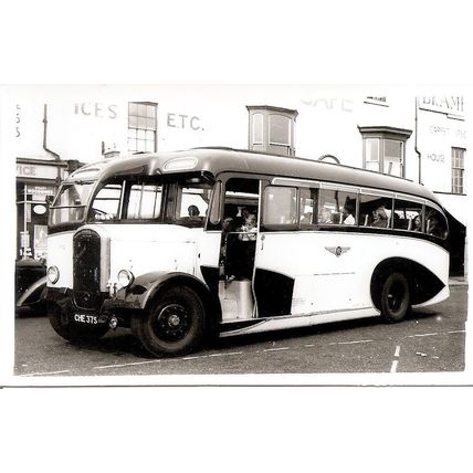 Black & White Photograph of Yorkshire Traction Co. Ltd. - CHE 375