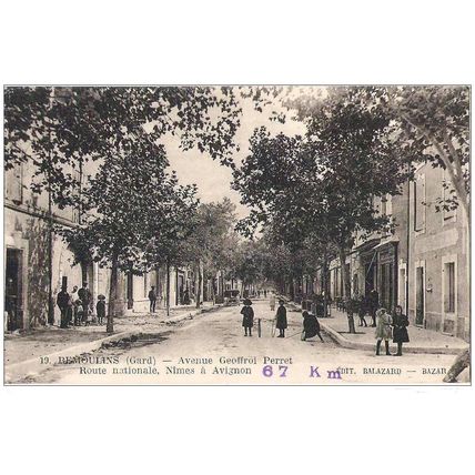 30 - REMOULINS - Avenue Geoffroi-Perret-Route Nationale NIMES