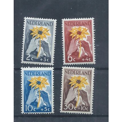 Netherlands stamps. 1949 Red Cross & Indonesian Relief Fund MH (AC344)