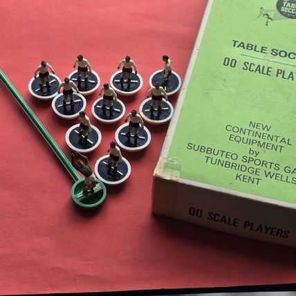 Subbuteo HW TEAM AUSTRIA FULHAM GERMANY COMPLETE SET