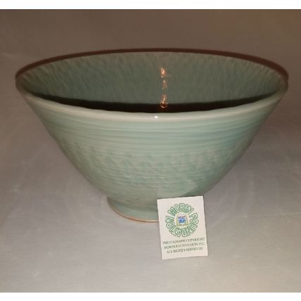 SIGNED HANDCRAFTED LIGHT GREEN CERAMIC TEXTURED ART POTTERY BOWL