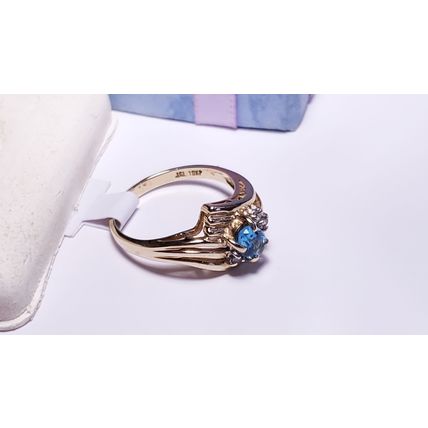 Estate 1/2ctw Natural oval Topaz and Diamond ribbed 10Kt Yellow Gold Ring #22355