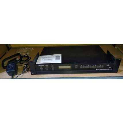 TOA Electronics - DT-930 - AM/FM STEREO TUNER with antennas and AC Power adapter