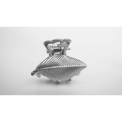 Small mini gold or silver metal leaf hair claw clip