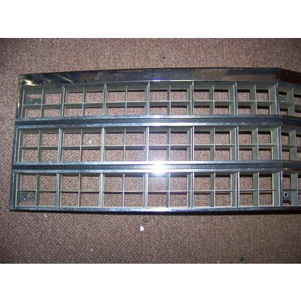 1982 CHEVROLET MONTE CARLO GRILL OEM #14032204