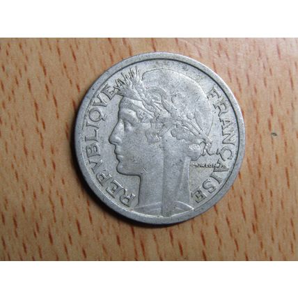 France Republic 1945 2 Francs Coin