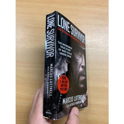2014 MARCUS LUTTRELL "LONE SURVIVOR" NAVY SEALS TRUE STORY PAPERBACK BOOK (P3)